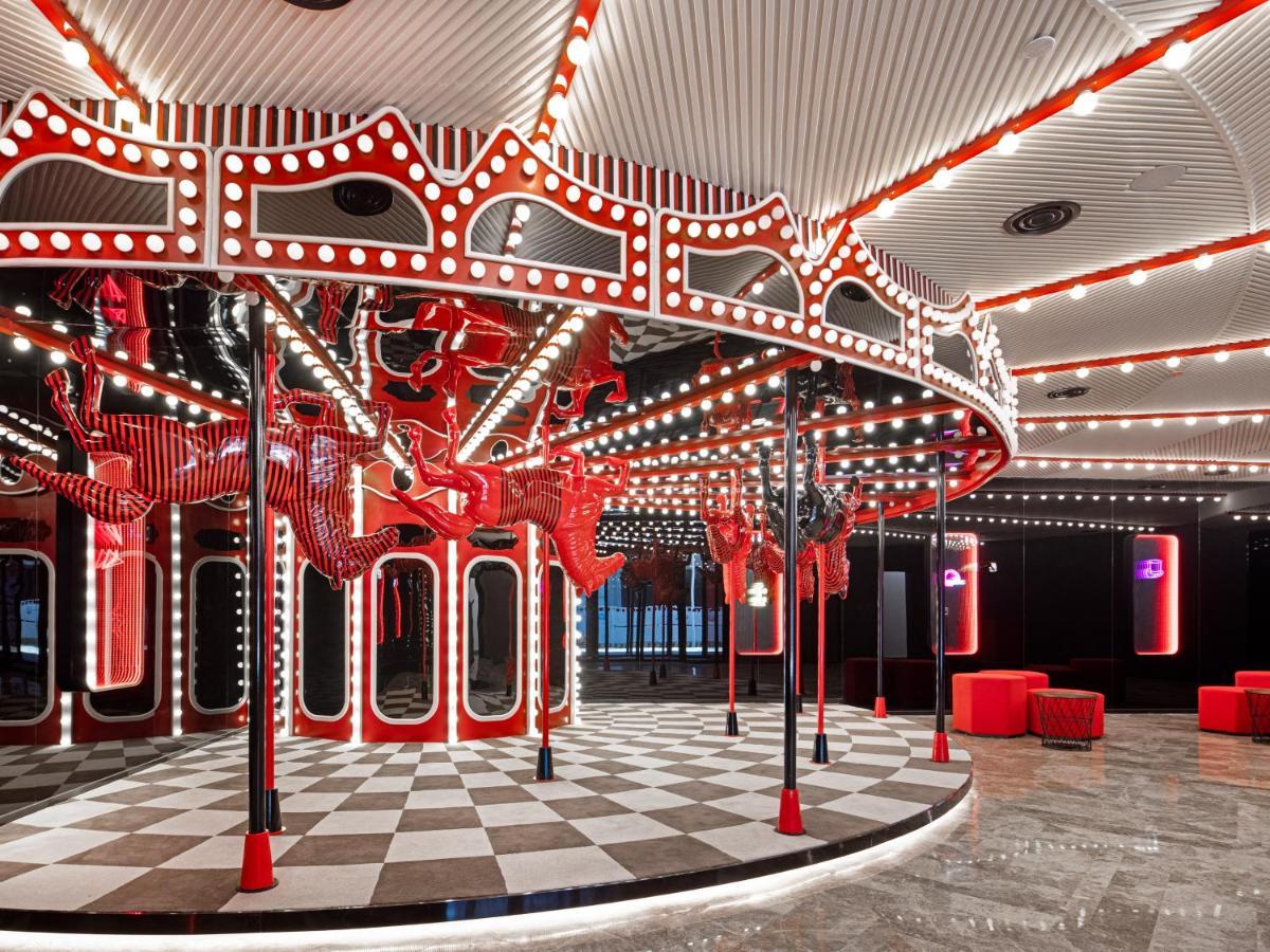 Radisson Red Hotel Zhuhai Gongbei Port Екстер'єр фото