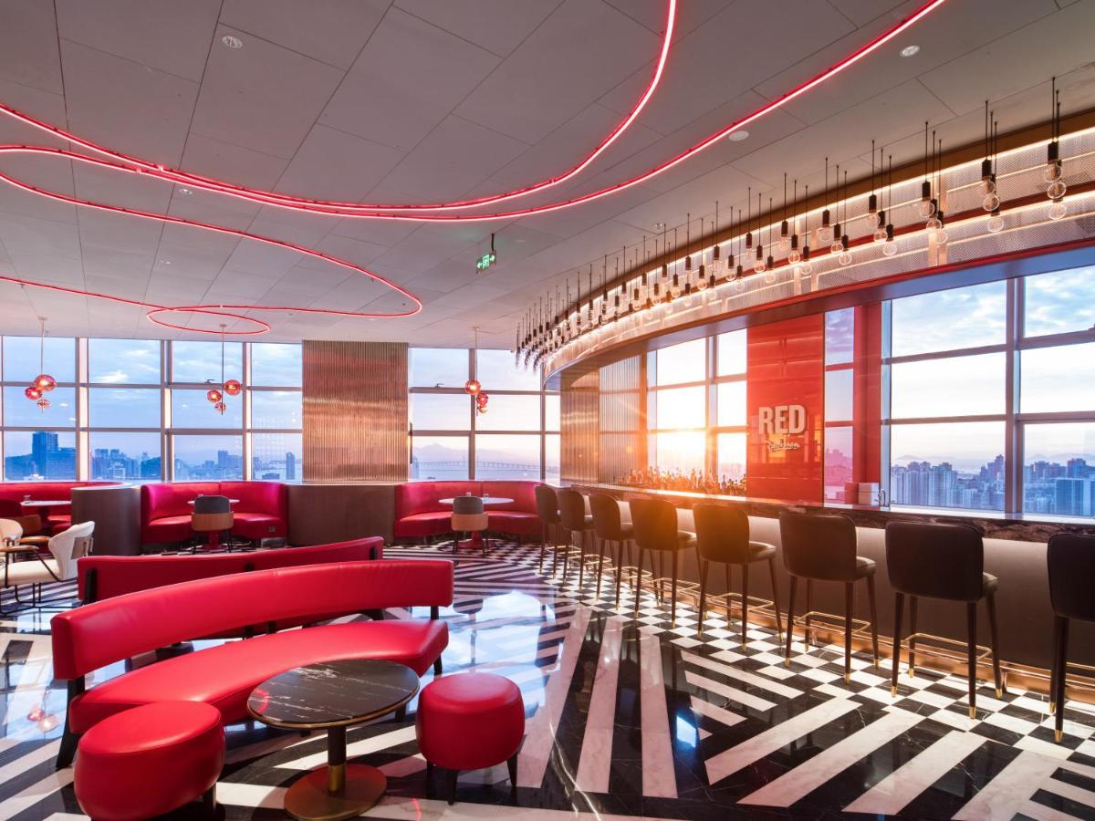 Radisson Red Hotel Zhuhai Gongbei Port Екстер'єр фото