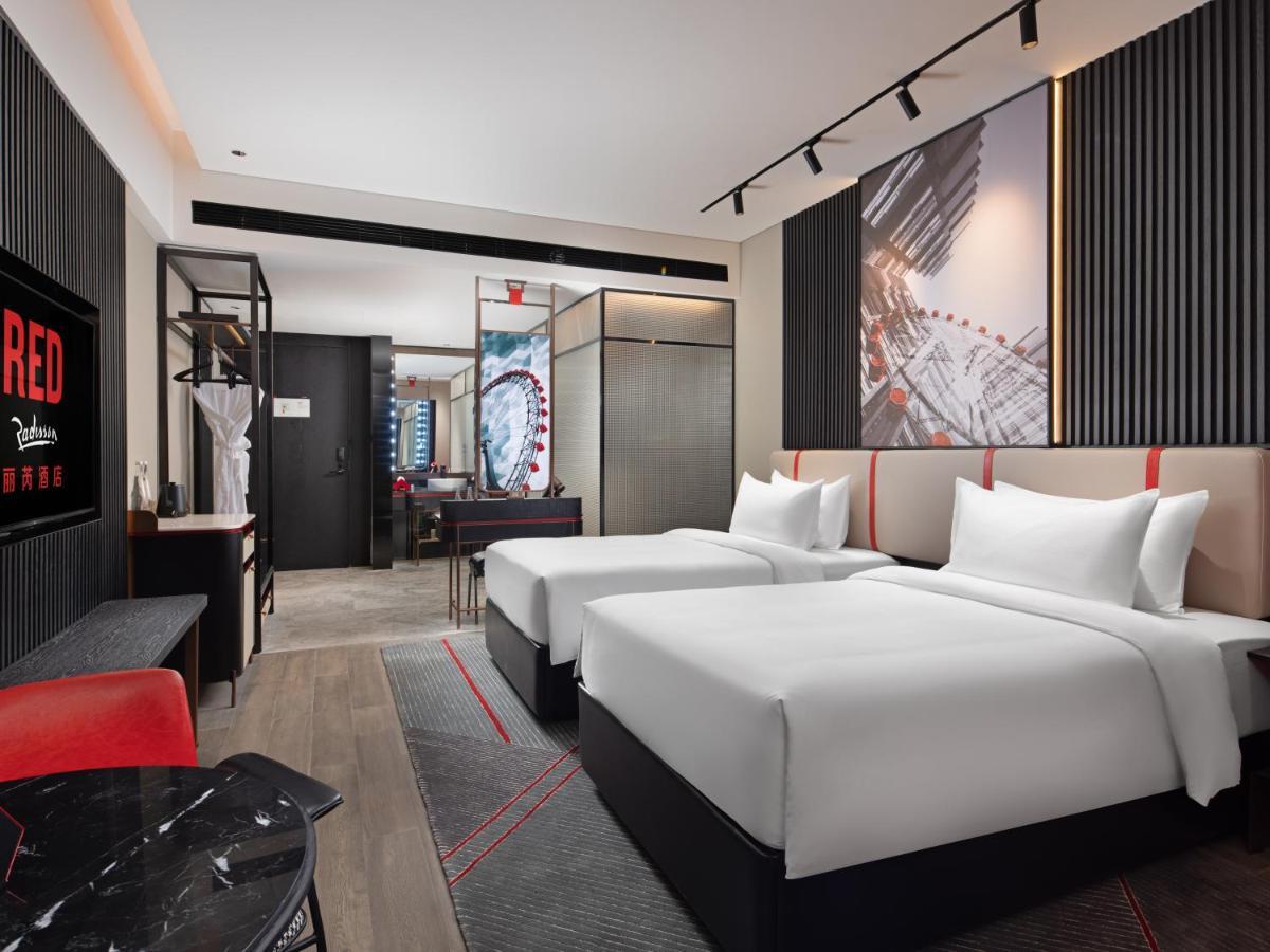 Radisson Red Hotel Zhuhai Gongbei Port Екстер'єр фото