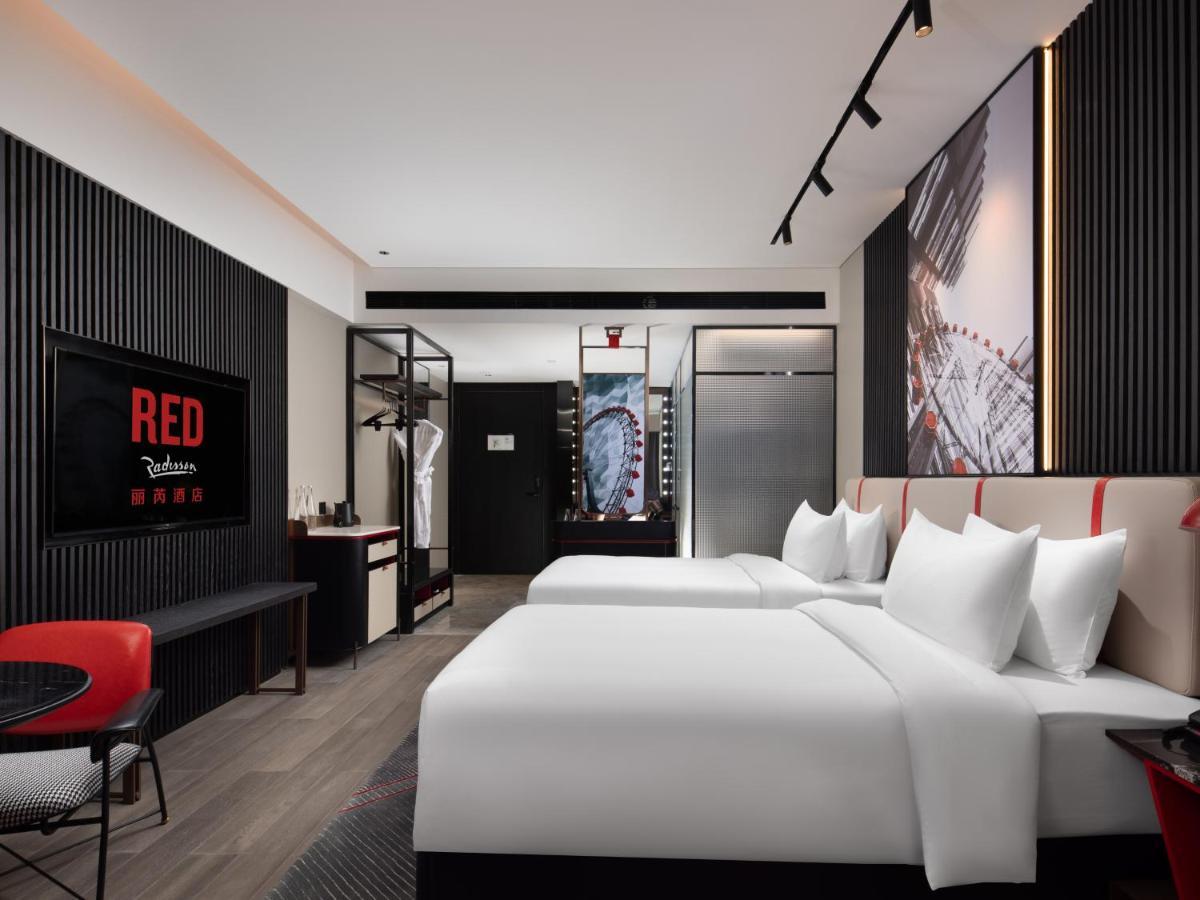 Radisson Red Hotel Zhuhai Gongbei Port Екстер'єр фото