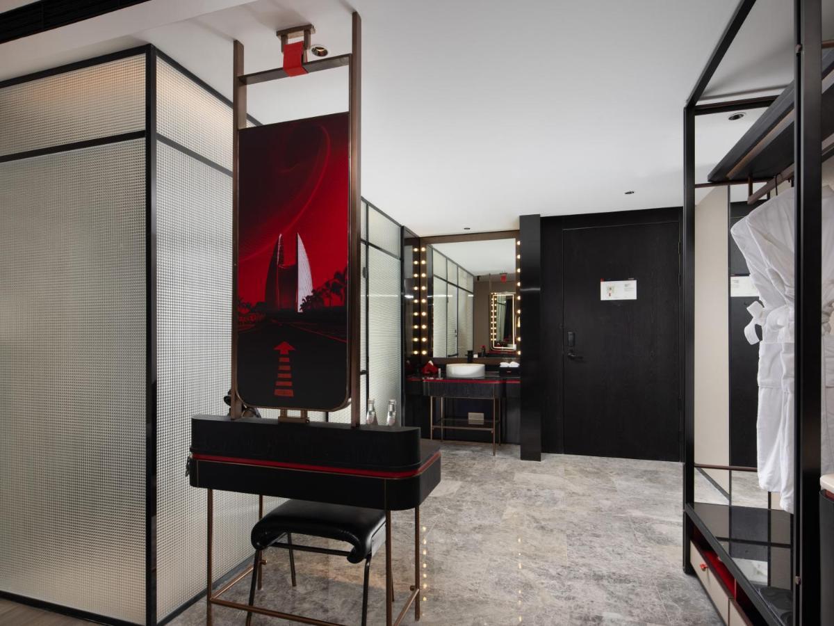 Radisson Red Hotel Zhuhai Gongbei Port Екстер'єр фото