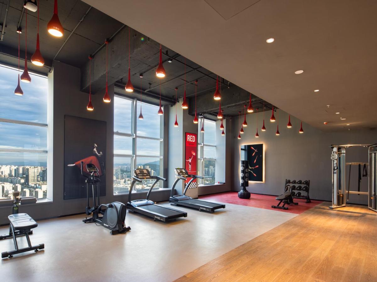 Radisson Red Hotel Zhuhai Gongbei Port Екстер'єр фото