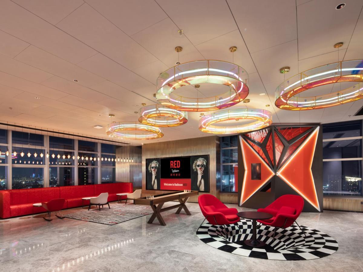 Radisson Red Hotel Zhuhai Gongbei Port Екстер'єр фото