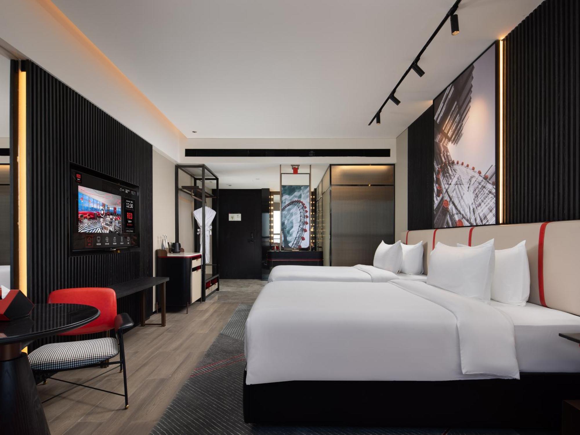 Radisson Red Hotel Zhuhai Gongbei Port Екстер'єр фото